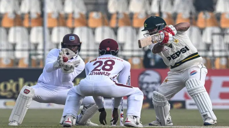 ৪৮ রানে ৭ উইকেট হারাল পাকিস্তান, ওয়ারিকানের স্পিন–ঘূর্ণি...